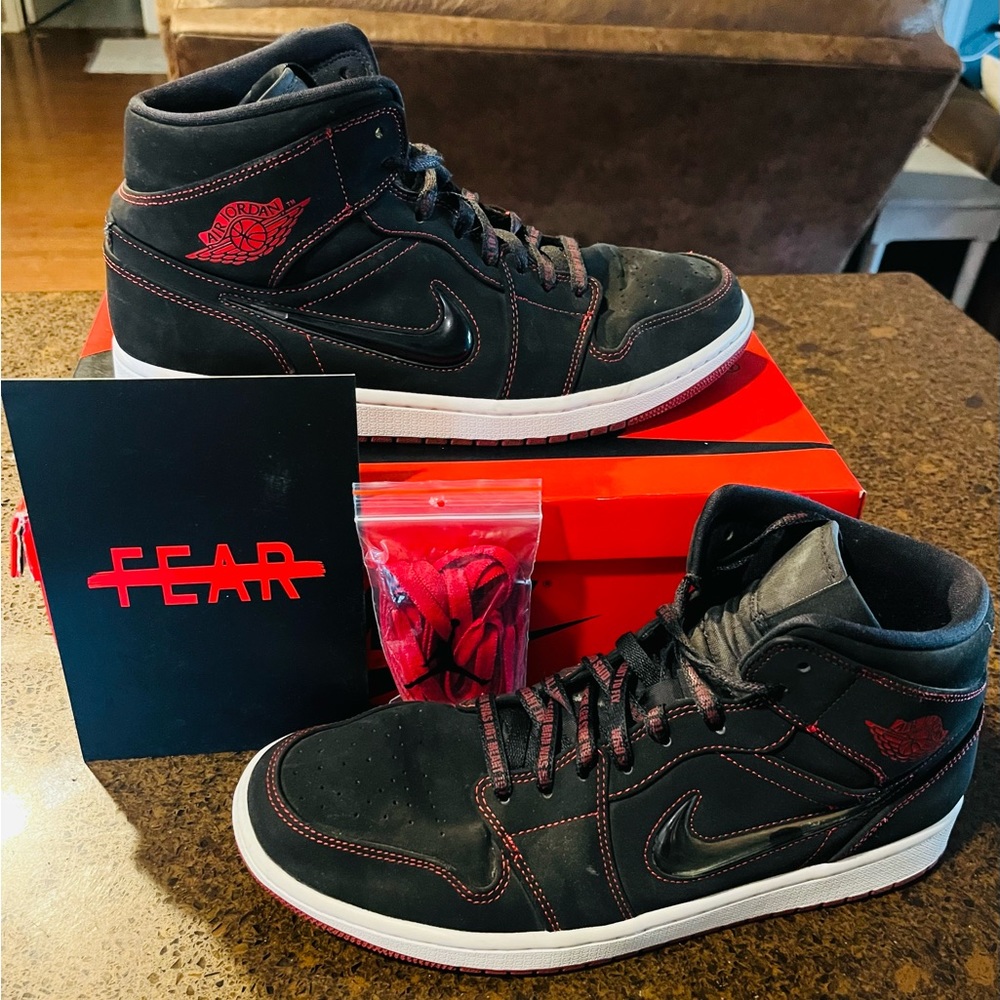 Nike Air Jordan 1 Mid Fearless